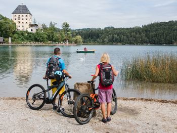 Berge und Seen mit dem E-Mountainbike erkunden mit HP