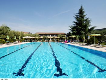 6 Tage im Park Hotel Oasi in Garda mit HP