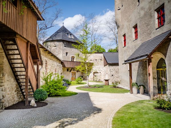 5 Tage Steiermark: Romantisches Schloss mit Therme in Fohnsdorf inkl. Frühstück