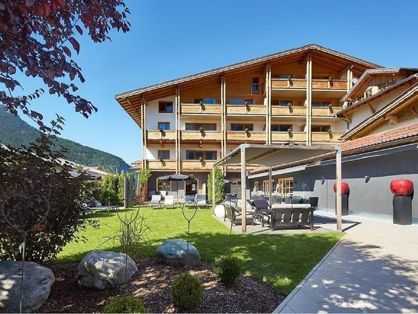 7 Tage Wellness in Tirol, HP & Alpentherme Ehrenberg der grüne Baum Mountain Boutiquehotel in Ehrwald inkl. Halbpension