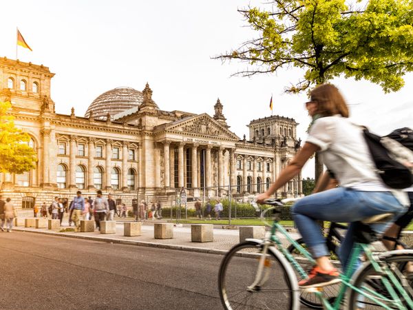 Mit dem Fahrrad durch die Hautpstadt in Berlin Frühstück