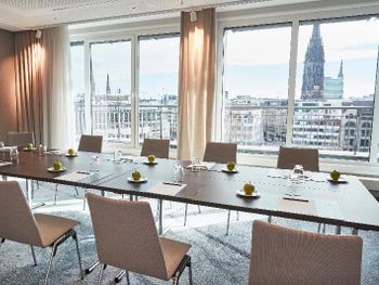 Hansestadt erkunden im Steigenberger Hotel Hamburg