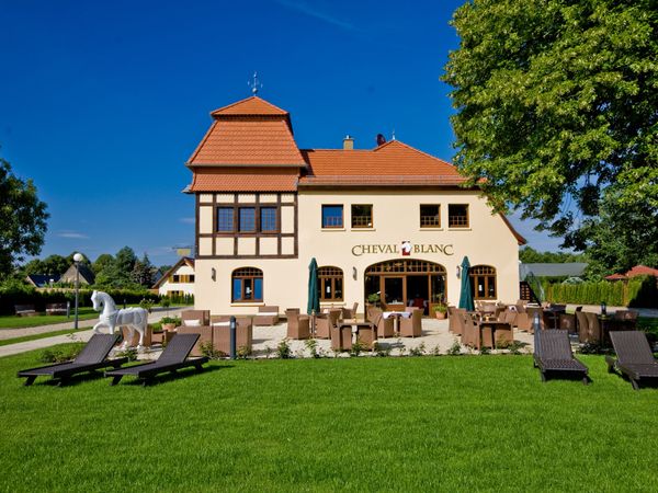 Auszeit im Schlosshotel – 4 Tage in Kuhlen-Wendorf, Mecklenburg-Vorpommern inkl. Halbpension