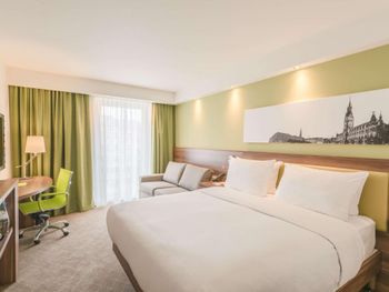 2 Tage im Hampton By Hilton Hamburg mit Frühstück