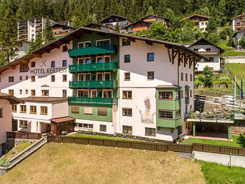 4 Tage im Hotel Kertess am Arlberg mit HP