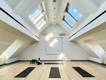 Yoga-Arrangement "Innere Ruhe im Weinberg"