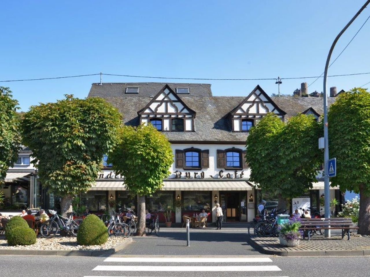 Burg Cafe Versuchung an der Mosel