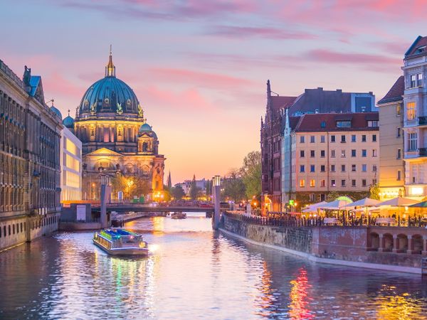 Berlin vom Spreebogen aus entdecken – 2 Tage Nur Übernachtung