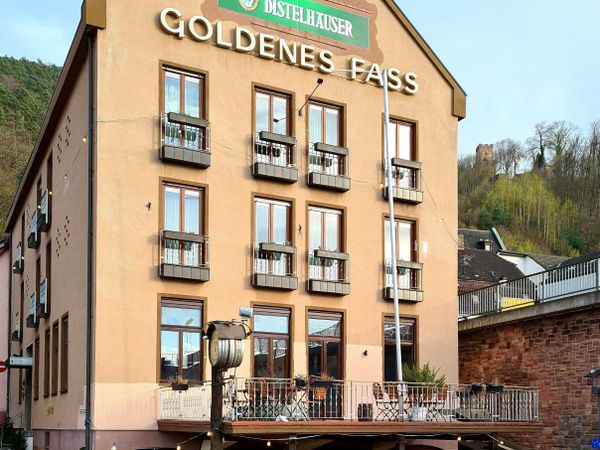 2 Tage Romantische Auszeit zu Zweit Hotel Goldenes Fass in Freudenberg (Baden), Baden-Württemberg inkl. Halbpension