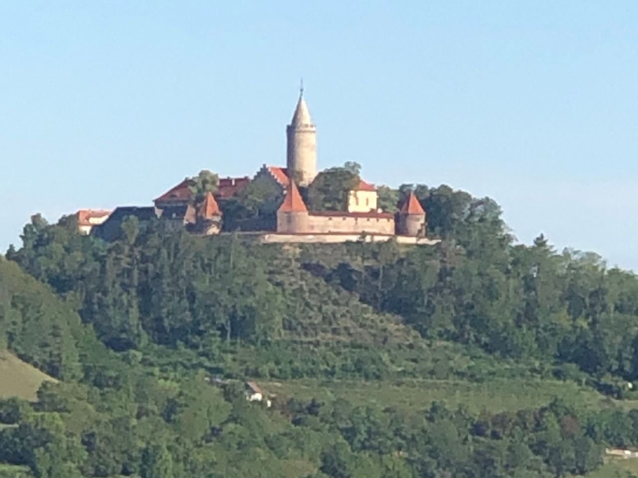 Burg, Brätel und Bier